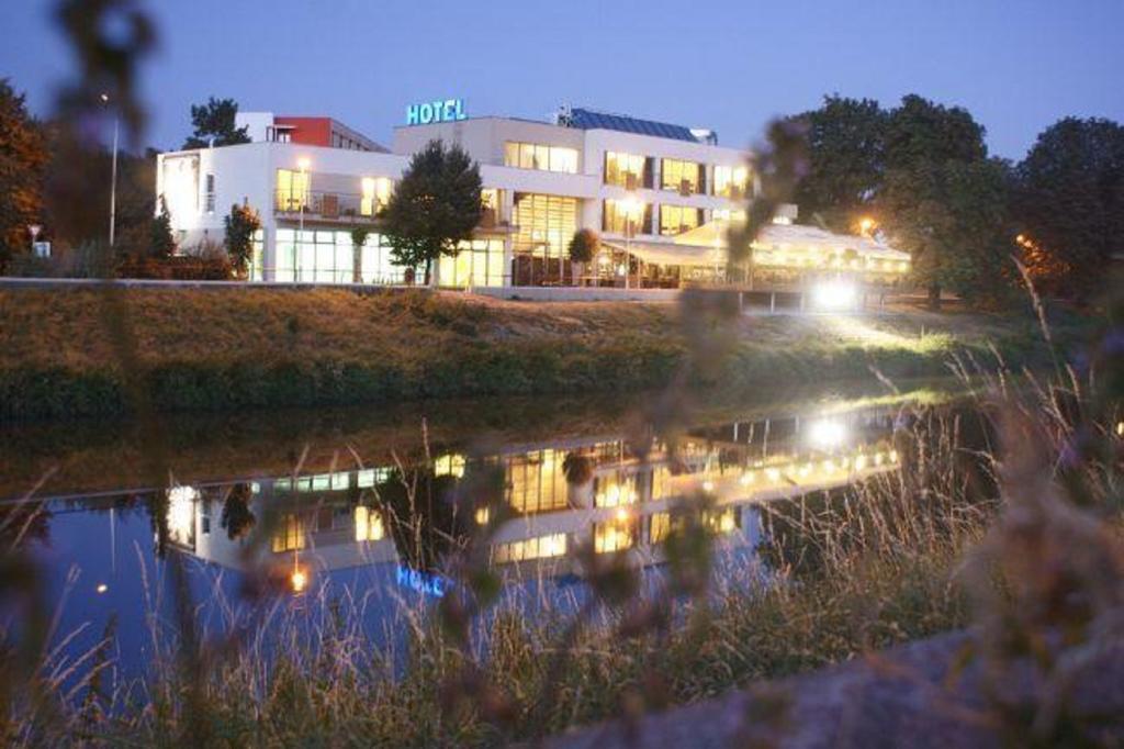 Hotel River Нитра Экстерьер фото